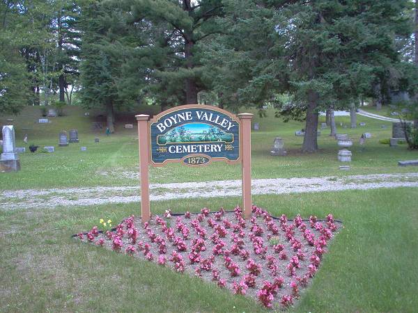 Boyne Valley Cemetery Entrance Sign