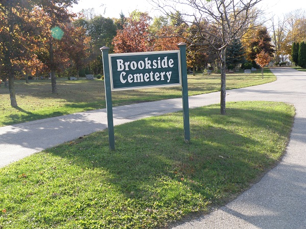 Brookside Cemetery Entrance