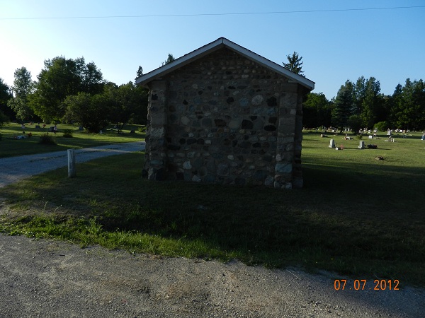 Stone building at Forest Lawn Tower Cemetery