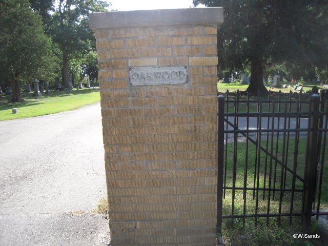 Oakwood Cemetery sign