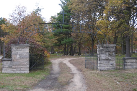 Shady Rest Cemetery entrance