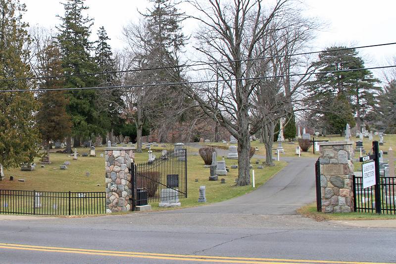 Lakeview Cemetery Entrance