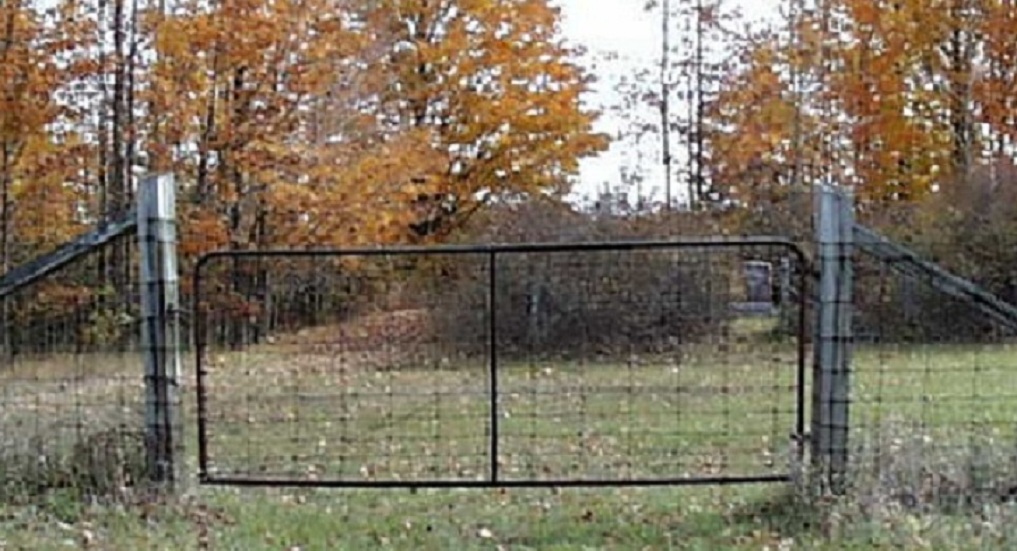 Belknap Township Cemetery Entrance
