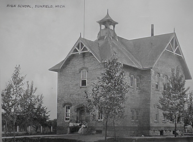 SunHighSch.jpg (21864 bytes)