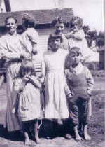 Mary_Perry_children.jpg (13539 bytes)