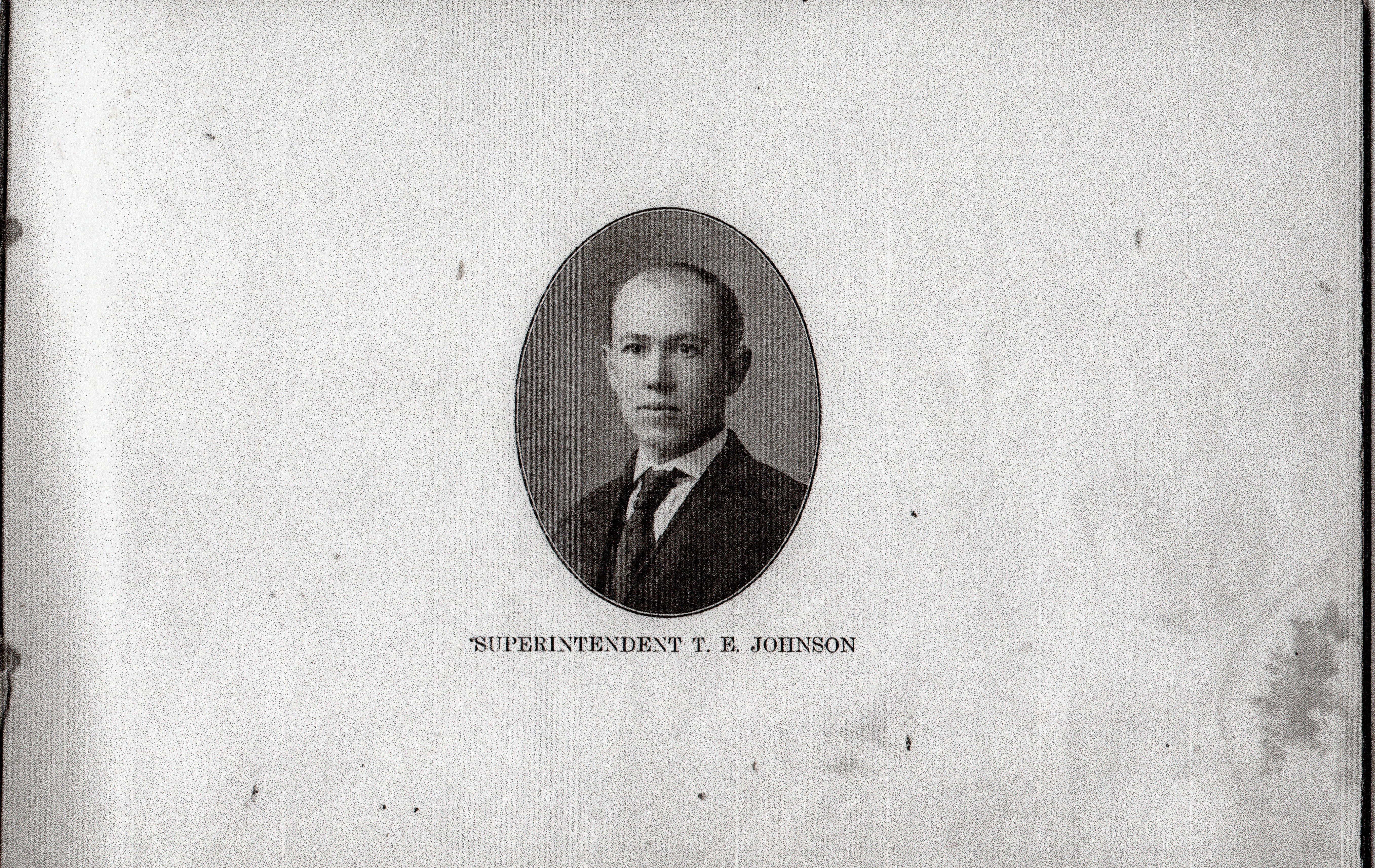 width="800"